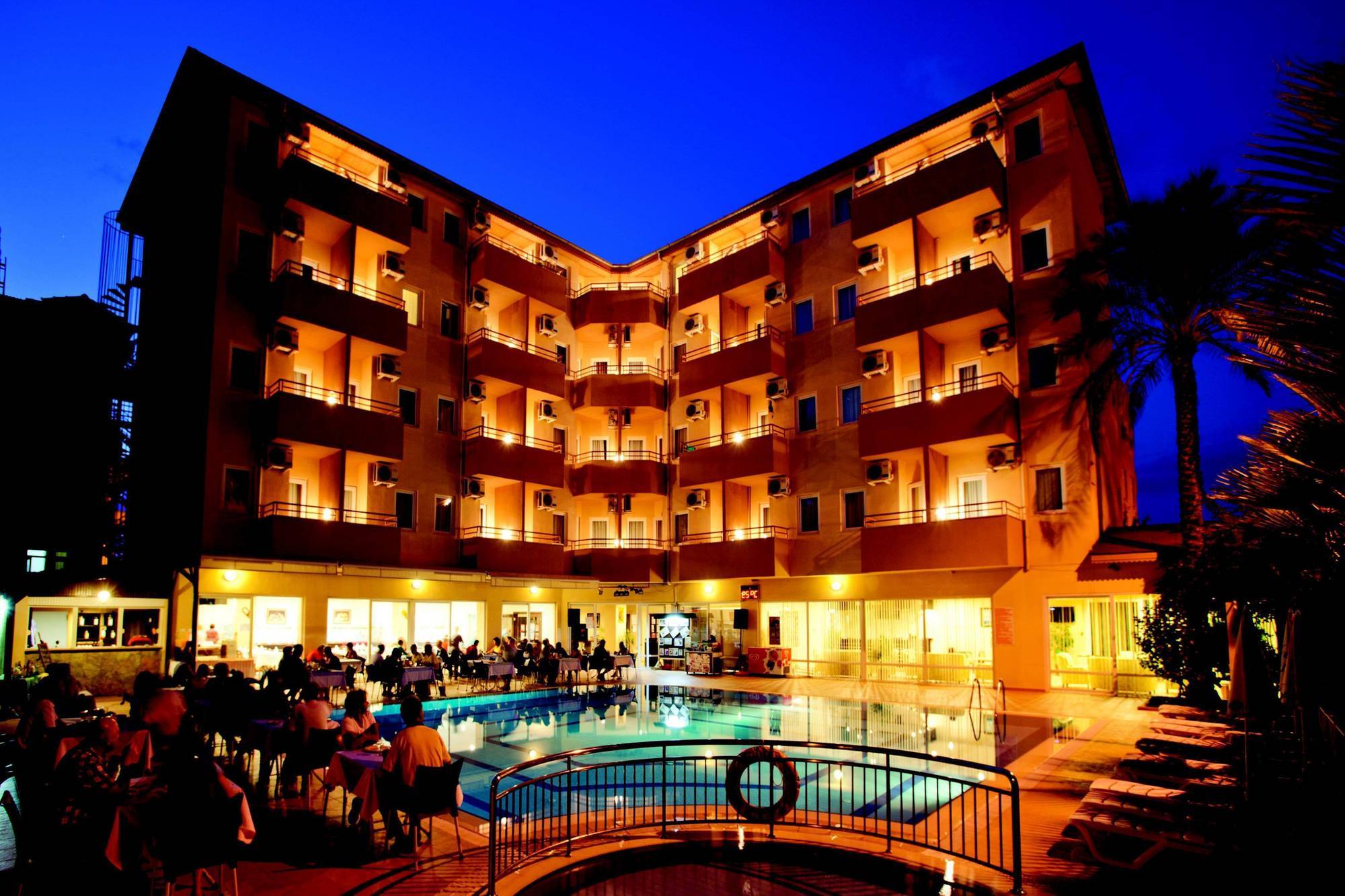Helios Hotel Side Exterior foto